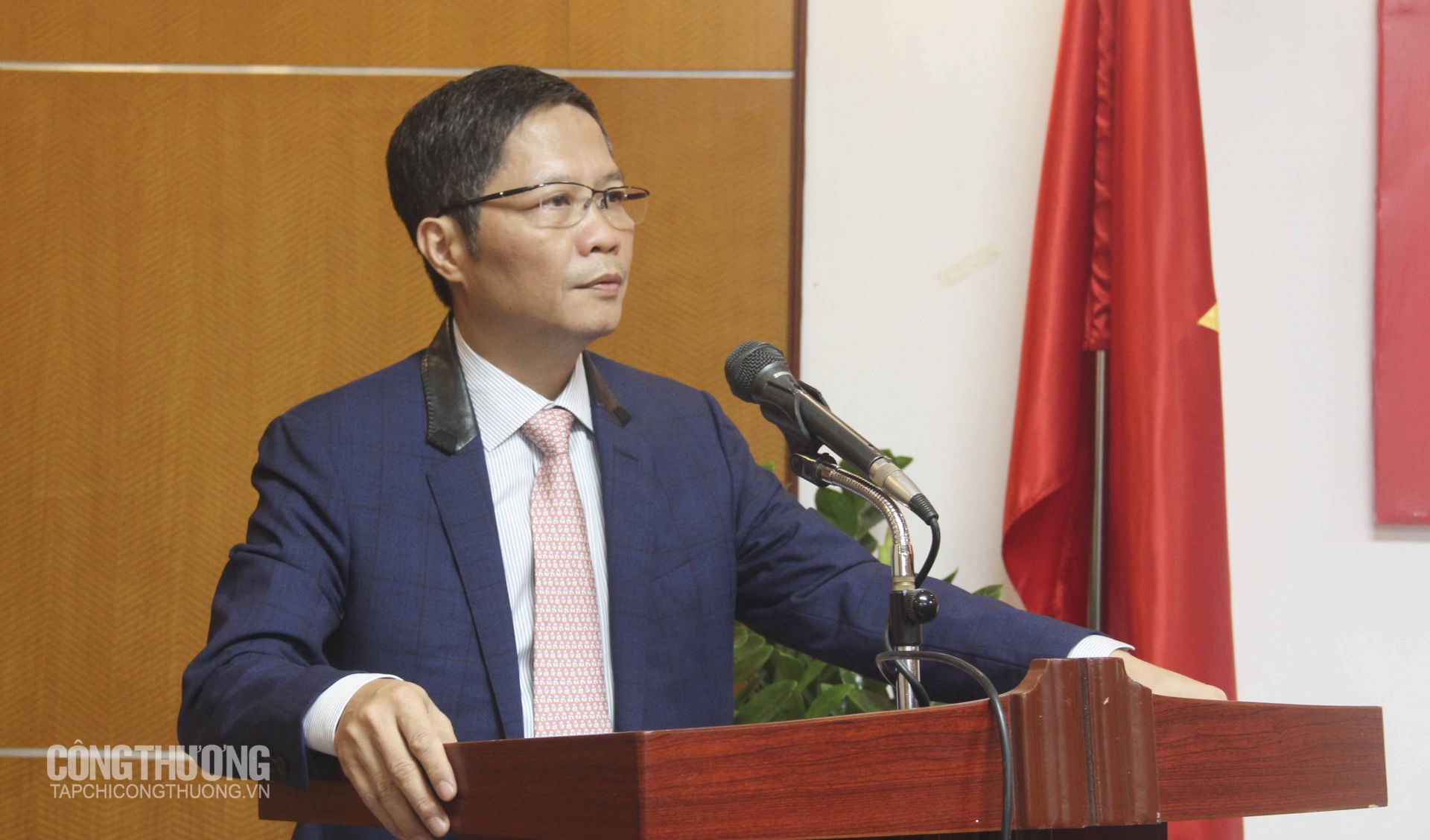 Bộ trưởng Trần Tuấn Anh
