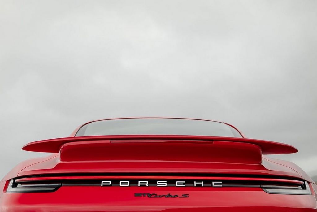 Cánh gió của xe Porsche 911 Turbo S phiên bản Coupe