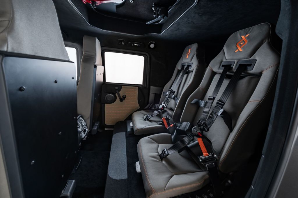 Hàng ghế sau của xe Brabus Invicto