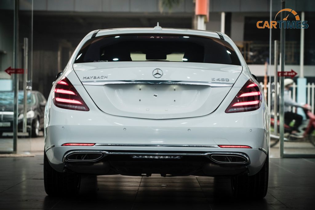 Đuôi xe Mercedes-Benz S 450 L độ Maybach