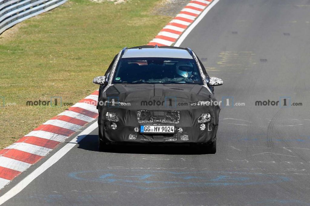 Hyundai Kona N bị bắt gặp chạy thử với thiết kế ống xả khác lạ