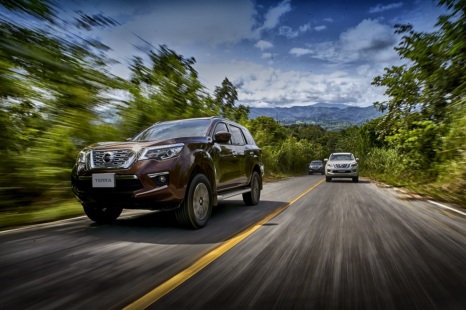 Xe Nissan Terra