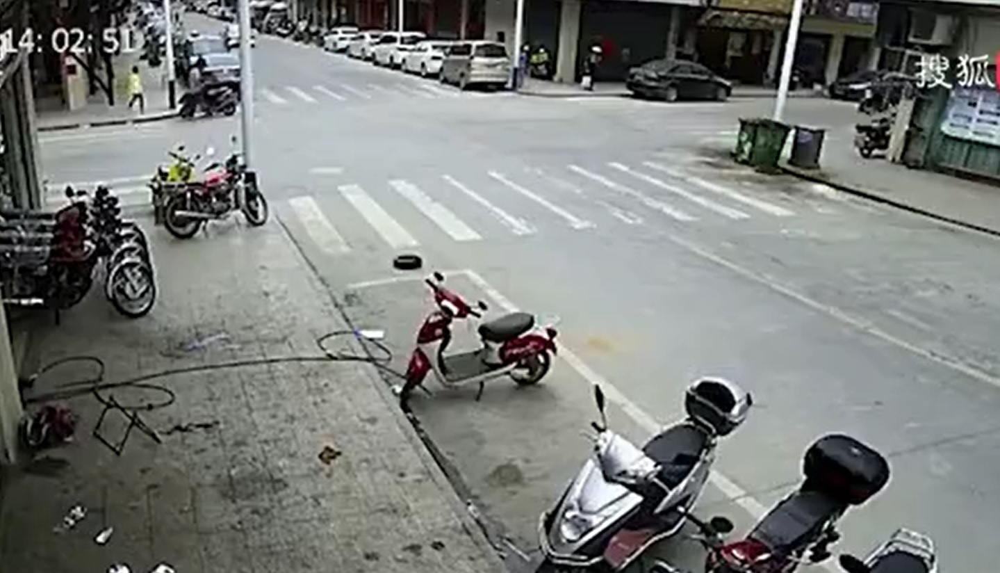 Hình ảnh ngã tư khá vắng trước khi vụ tai nạn giao thông nghiêm trọng xảy ra