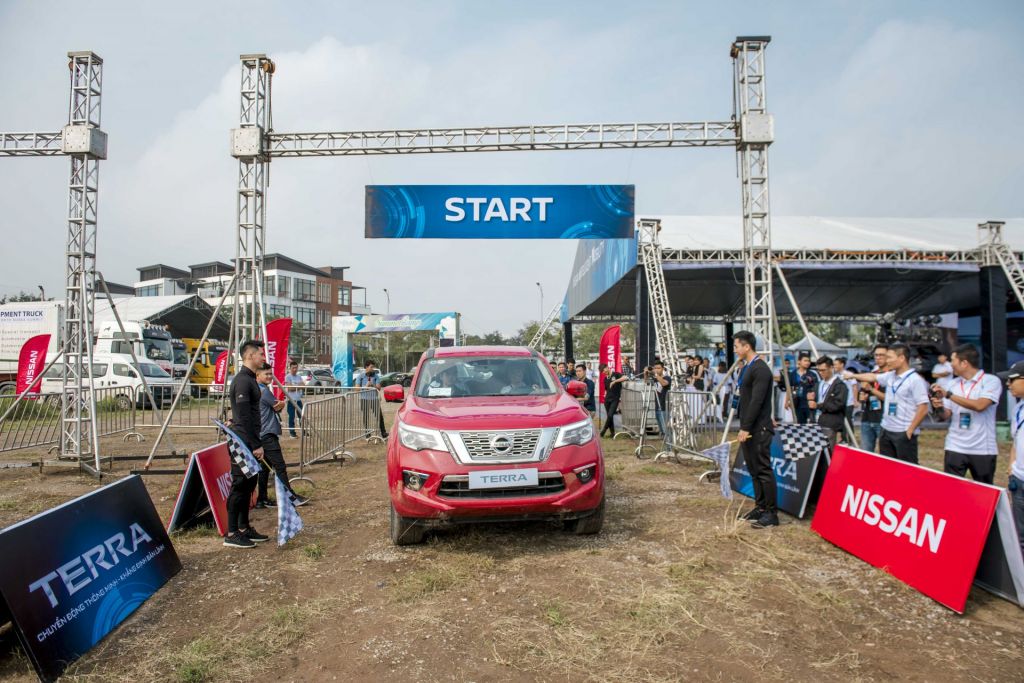 Nissan Terra giảm tới hơn 130 triệu đồng tại đại lý, khuấy động phân khúc SUV 7 chỗ