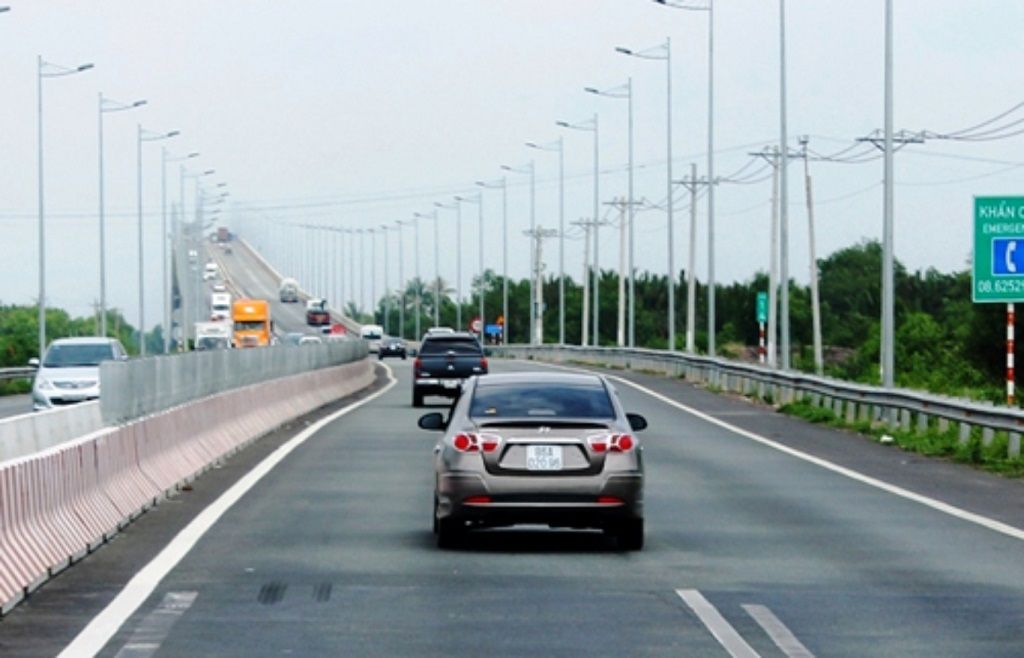 vượt phải