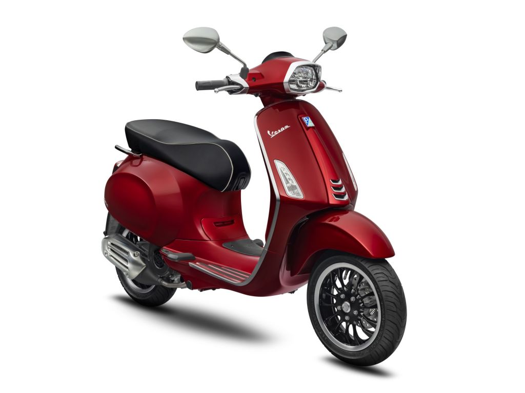 Vespa Sprint màu đỏ mới