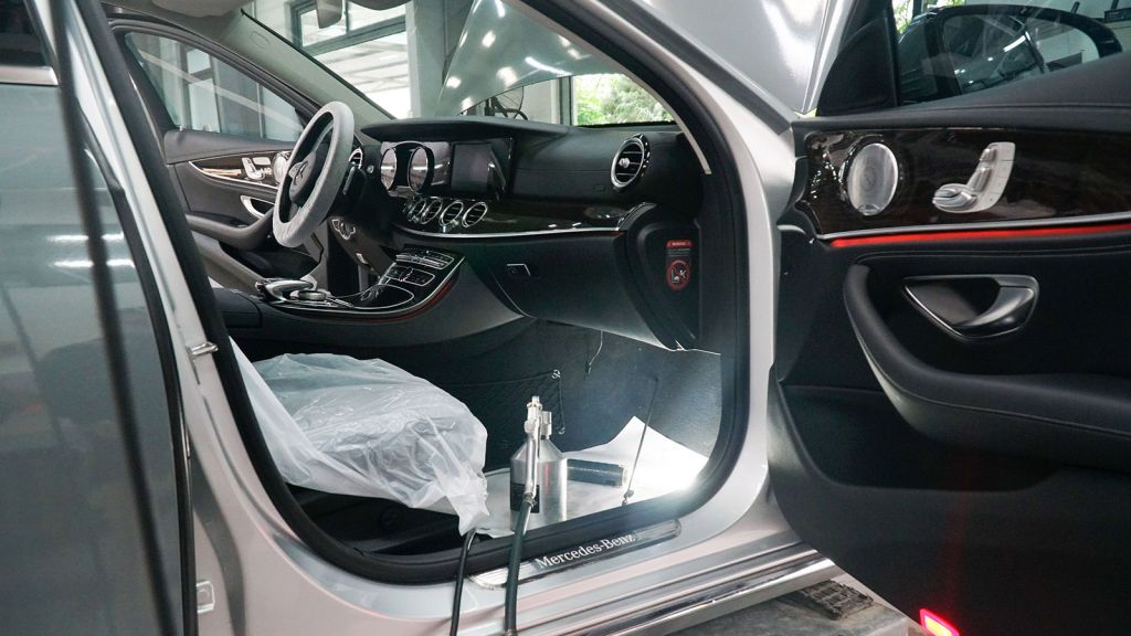 Vệ sinh điều hoà xe Mercedes-Benz