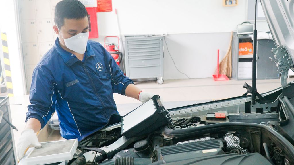 Thay lọc gió xe Mercedes-Benz