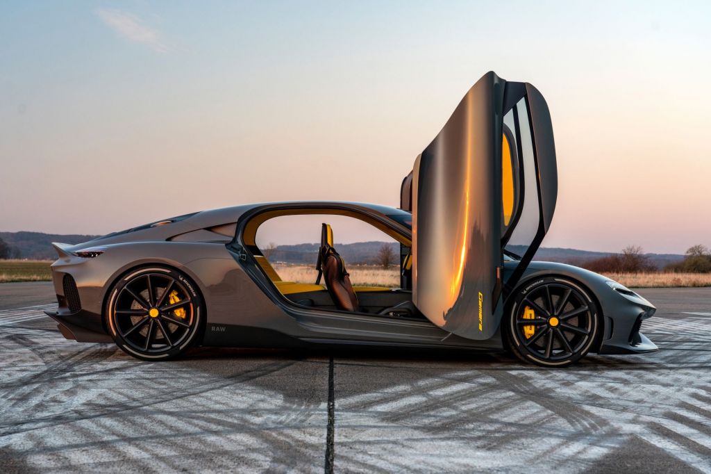 Nhìn bên ngoài, Koenigsegg Gemera chỉ như 1 chiếc xe coupe