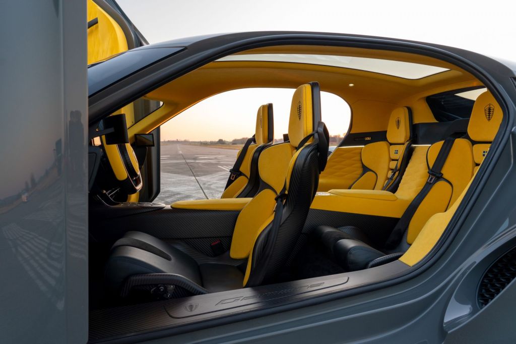 Hyper car 4 chỗ ngồi đầu tiên trên thế giới