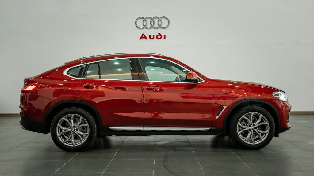 Thiết kế thân xe BMW X4 XDrive20i
