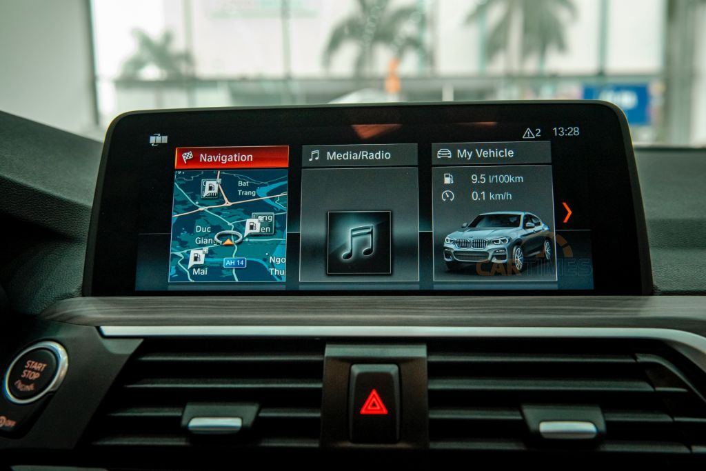 Màn hình giải trí của xe BMW X4 XDrive20i