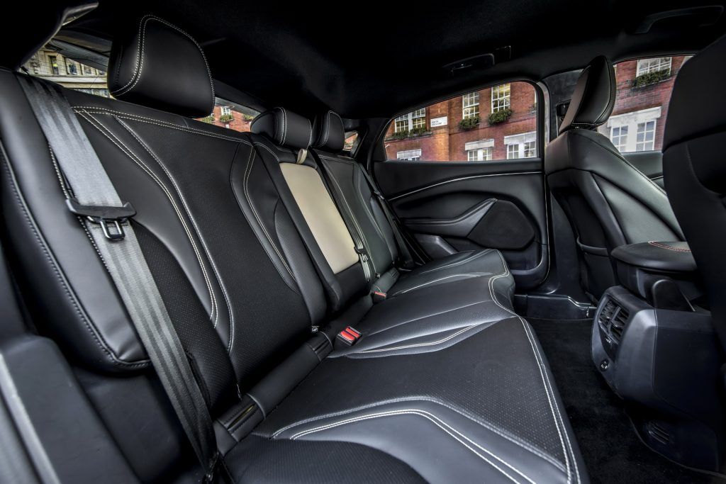 Hàng ghế sau của xe Ford Mustang Mach-E