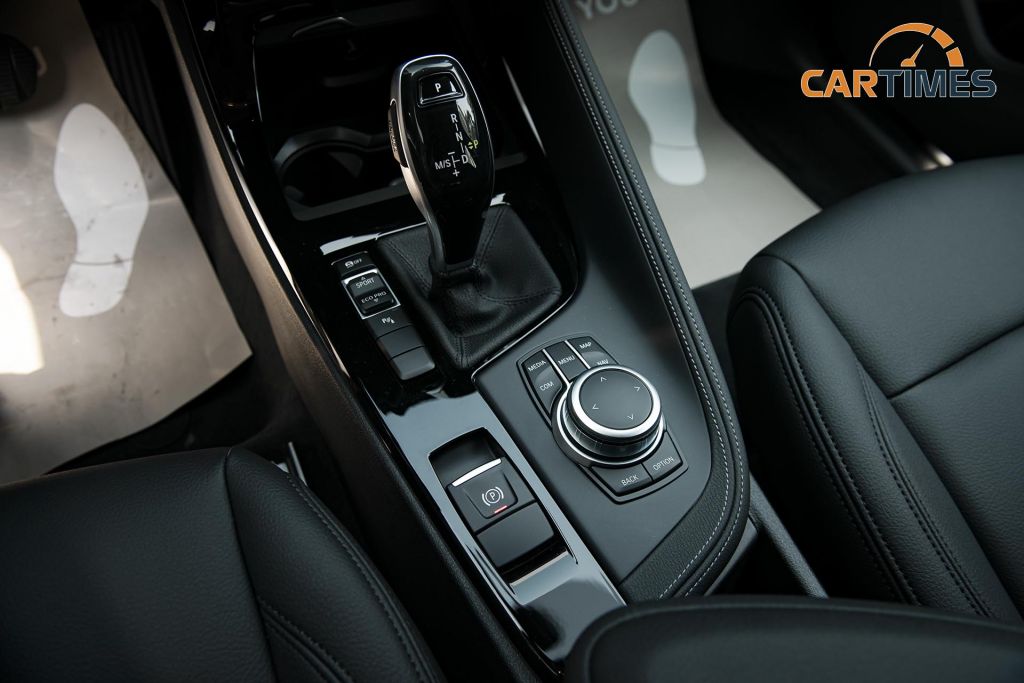 Cần số xe BMW X1