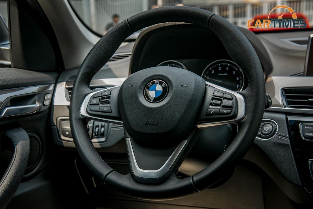 Vô lăng xe BMW X1