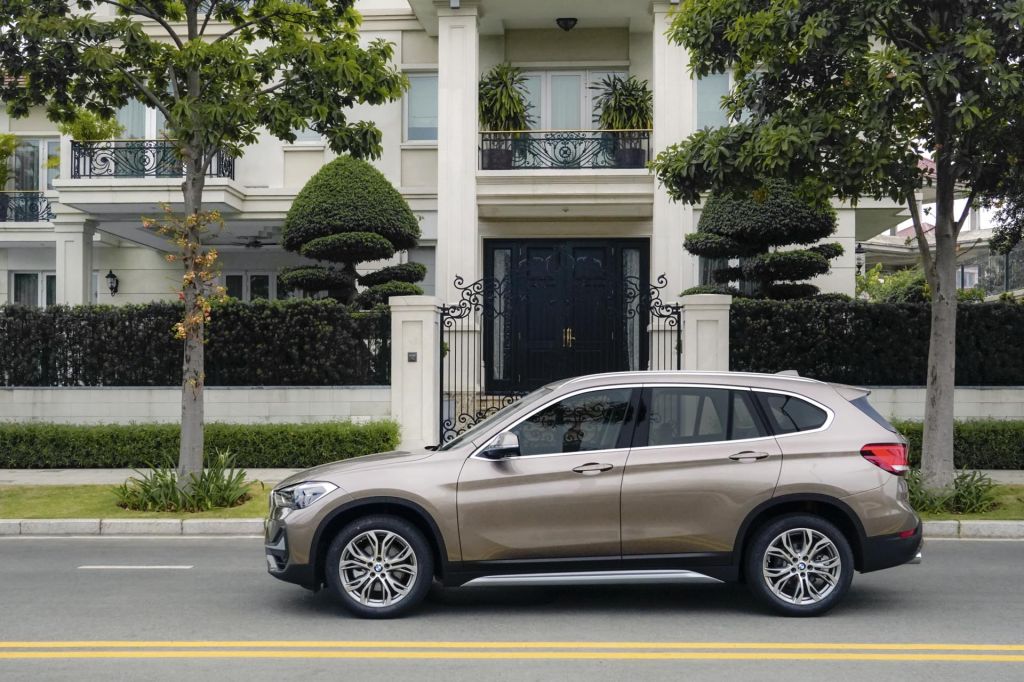 Thân xe BMW X1