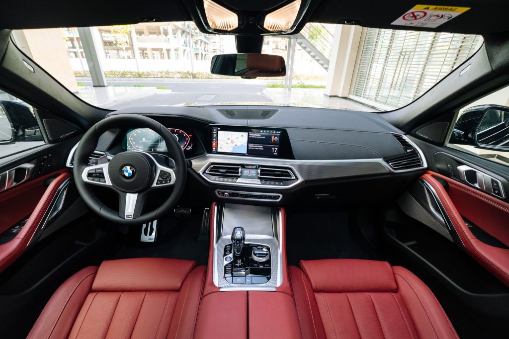 Hàng ghế trước xe BMW X6 2020 