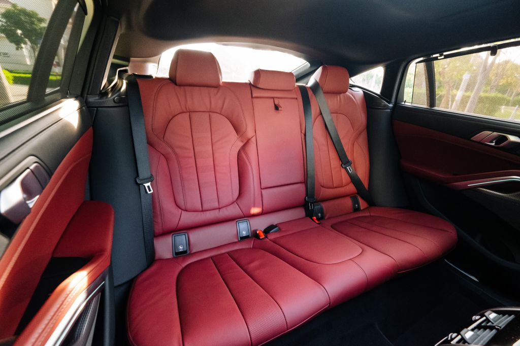 Hàng ghế sau của xe BMW X6 2020