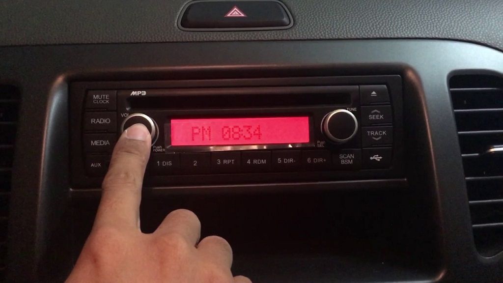 Núm chỉnh radio