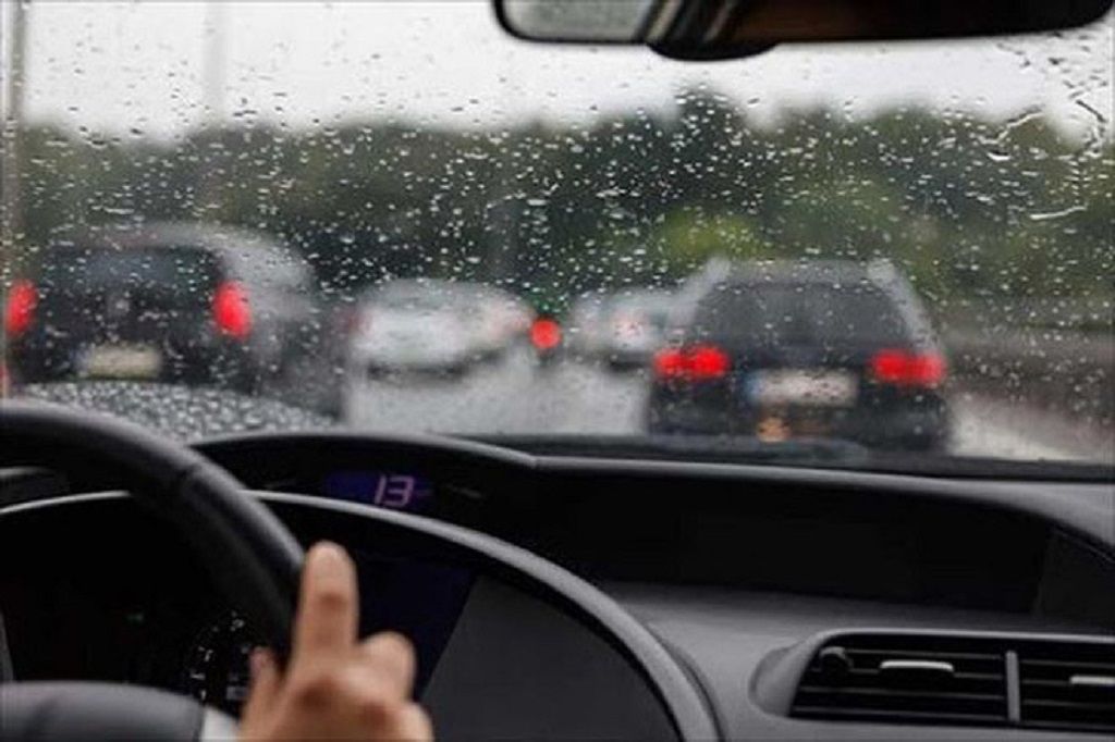 Lái xe ẩu, vội vàng có thể gây mất lái