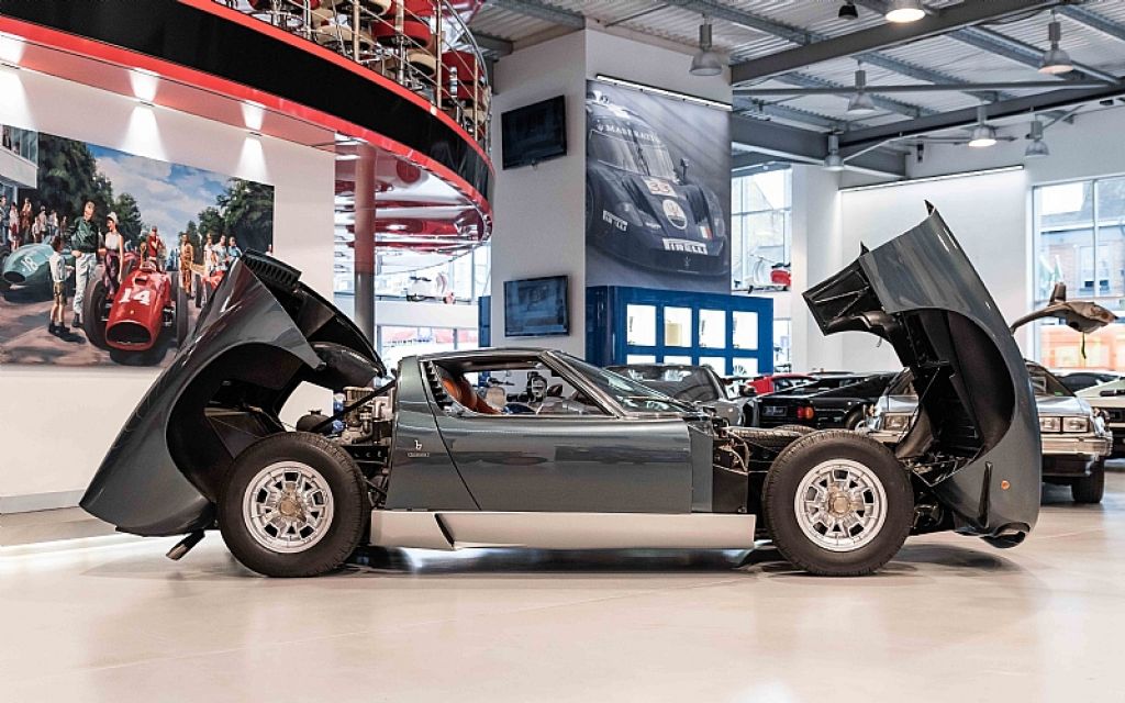 Lamborghini Miura SV được phục hồi toàn diện vào năm 2007