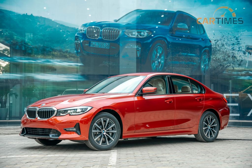 Lưới tản nhiệt trên một chiếc BMW tiêu chuẩn