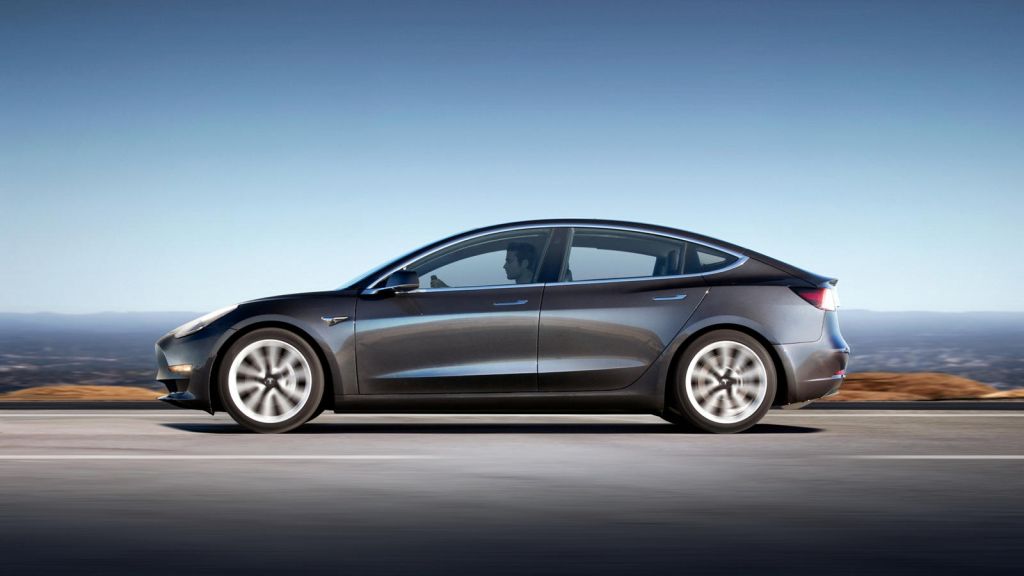 Tesla Model 3 tại Mỹ sẽ có tầm hoạt động thấp hơn theo tiêu chuẩn tại đây