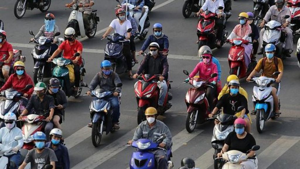 Bật đèn xe máy cả ngày