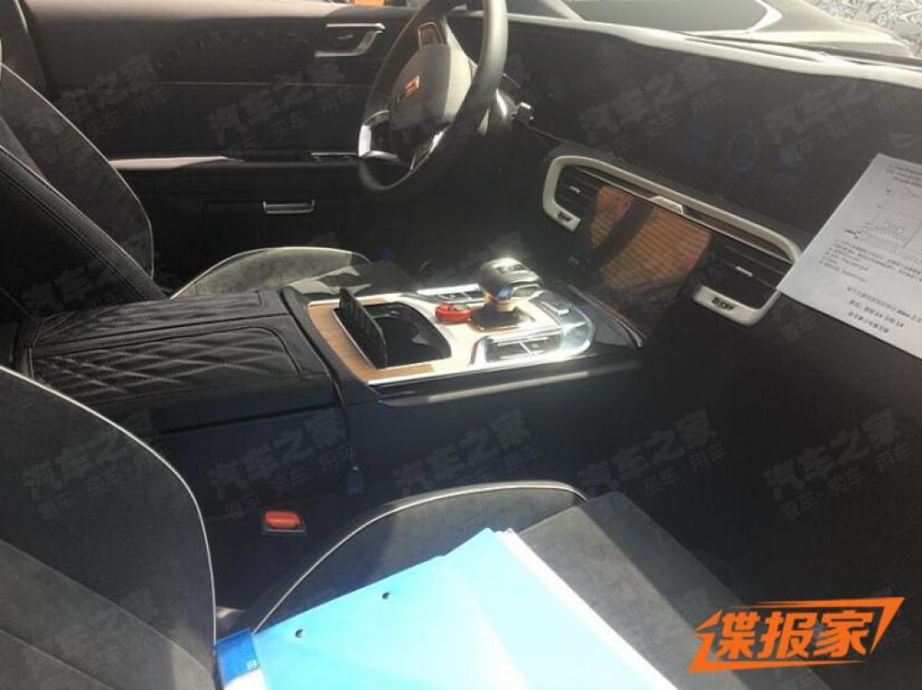 Nội thất xe Hongqi E115