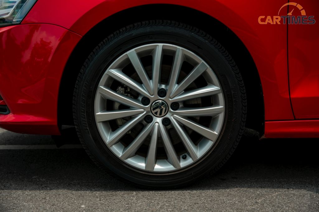 La zăng xe Volkswagen Jetta