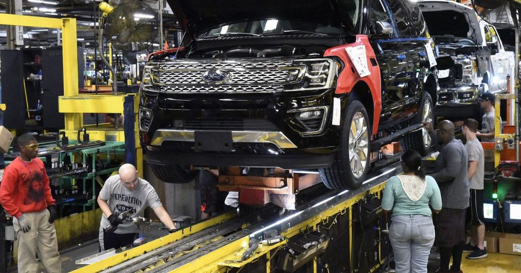 3 công nhân Ford được phát hiện dương tính với Covid-19 sau khi nhà máy tái khởi động trở lại
