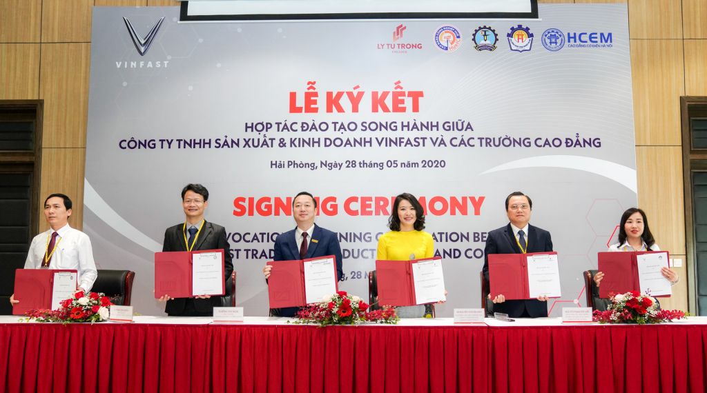 VinFast đã ký kết biên bản ghi nhớ hợp tác với 5 trường Cao đẳng