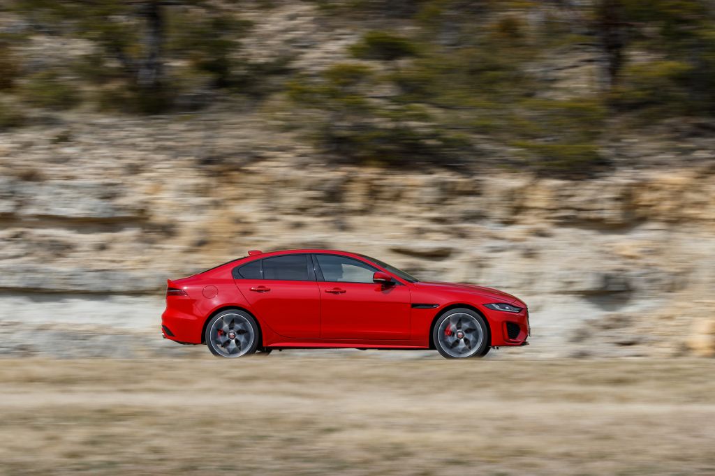 Thân xe Jaguar XE