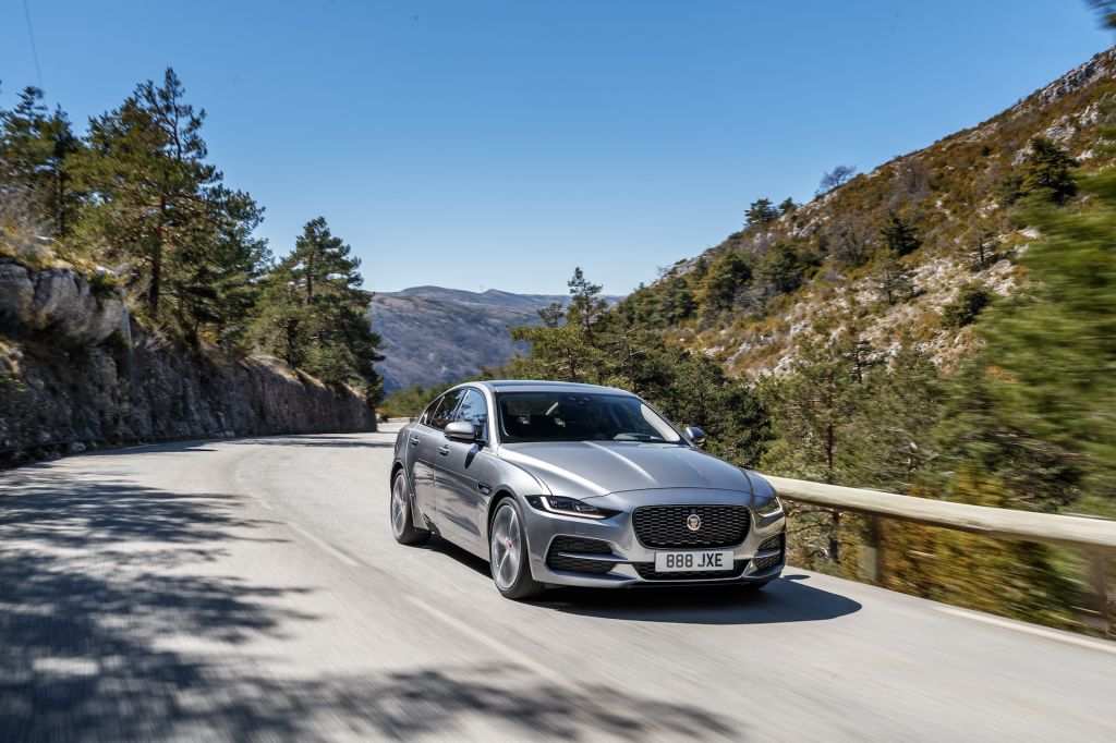 Jaguar XE mới sẽ ra mắt thị trường Việt Nam vào tháng 6 tới