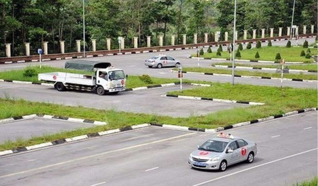 thi sát hạch lái xe