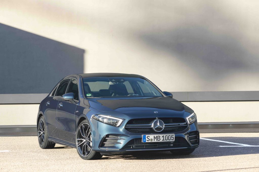 Mercedes-AMG A 35 4MATIC có giá 2,249 tỷ