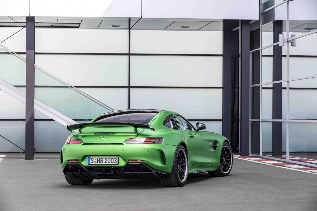 AMG GT R được trang bị động cơ V8 4.0 L tăng áp kép