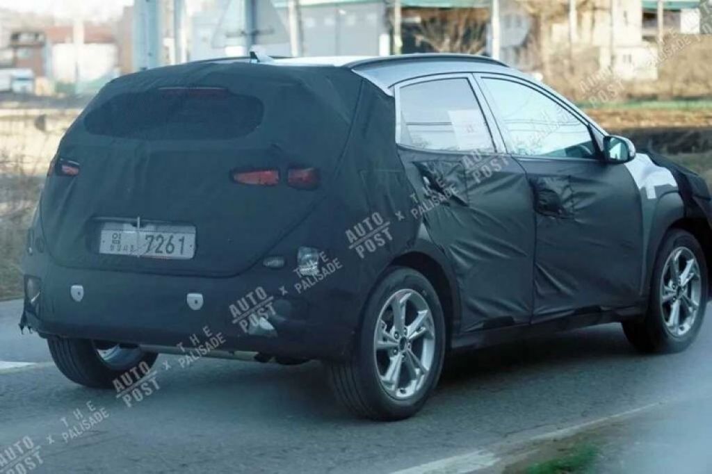 Hyundai Kona facelift bị bắt gặp chạy thử