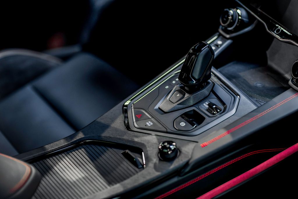 Cần số của xe Lynk & Co 05 Limited Edition