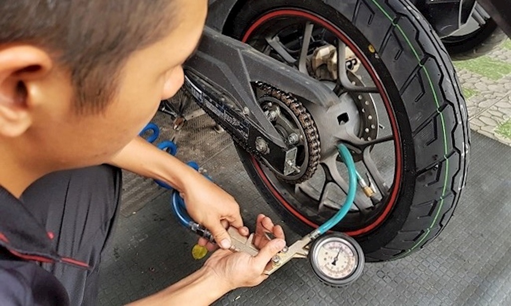 kiểm tra săm lốp