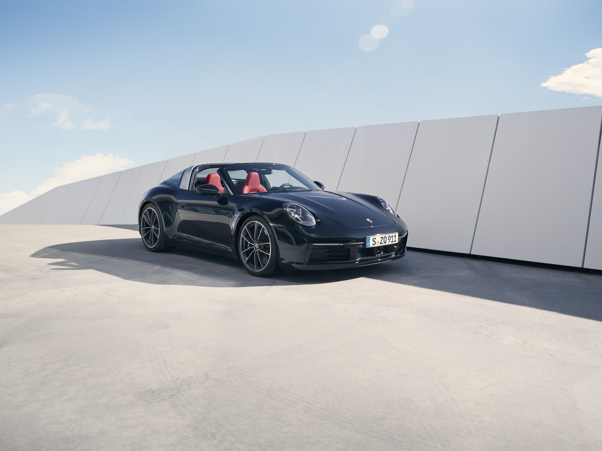 Porsche 911 Targa trang bị động cơ boxer 6 xy lanh 3.0L tinh chỉnh