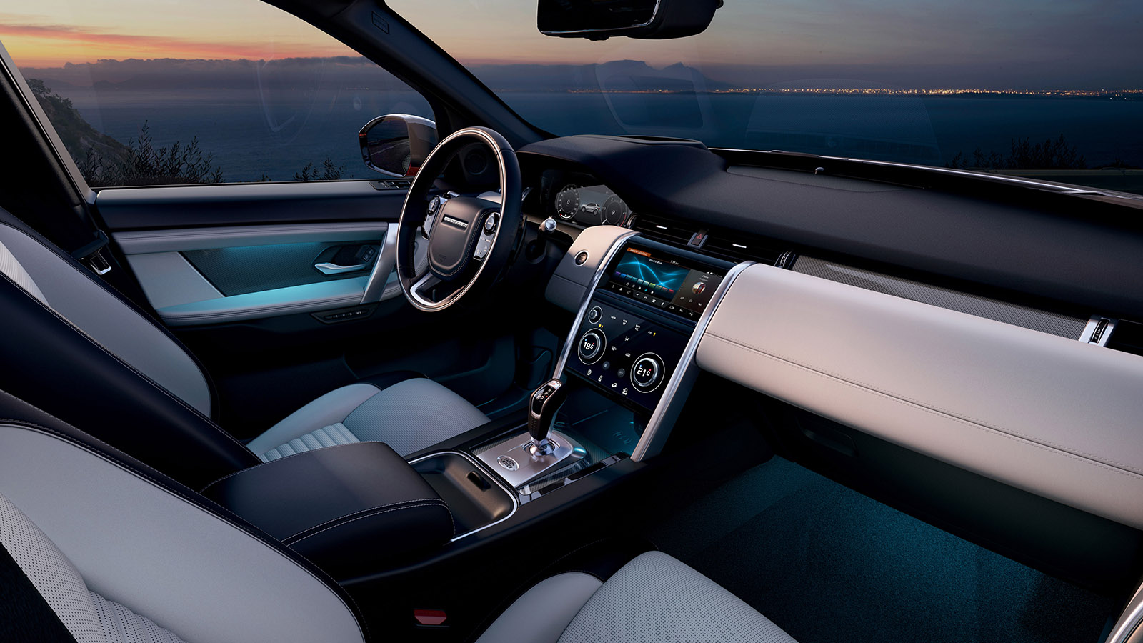 Nội thất xe Land Rover Discovery Sport 2020