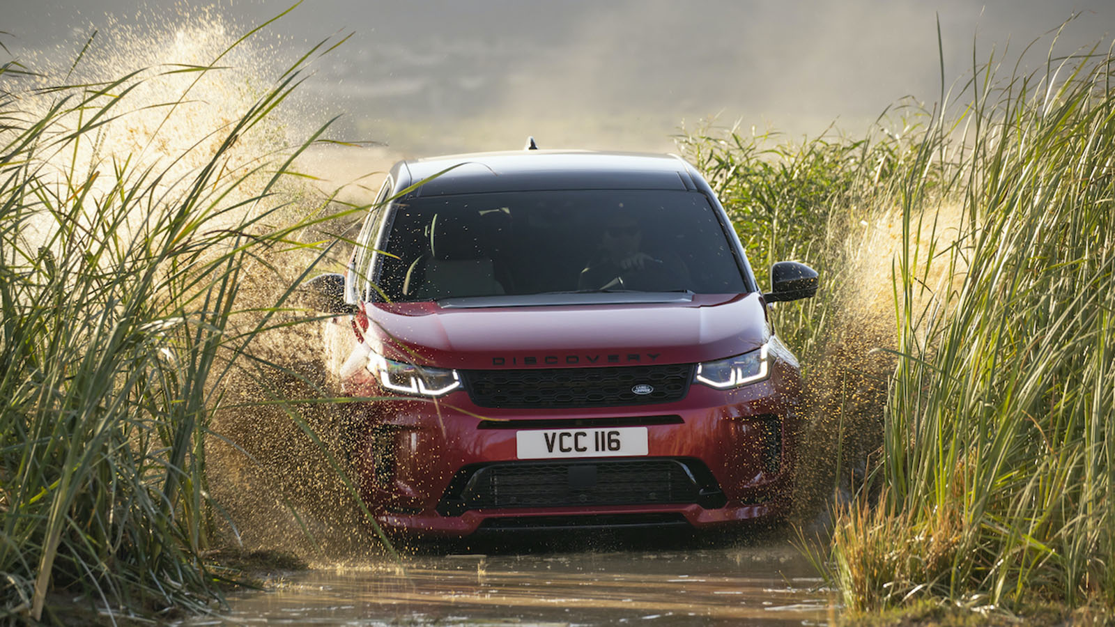 Vận hành xe Land Rover Discovery Sport 2020