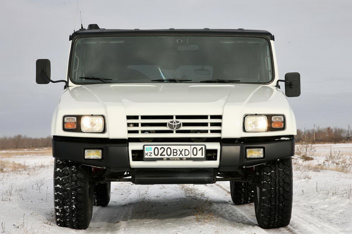 Toyota Mega Cruiser được mệnh danh là Hummer Nhật Bản