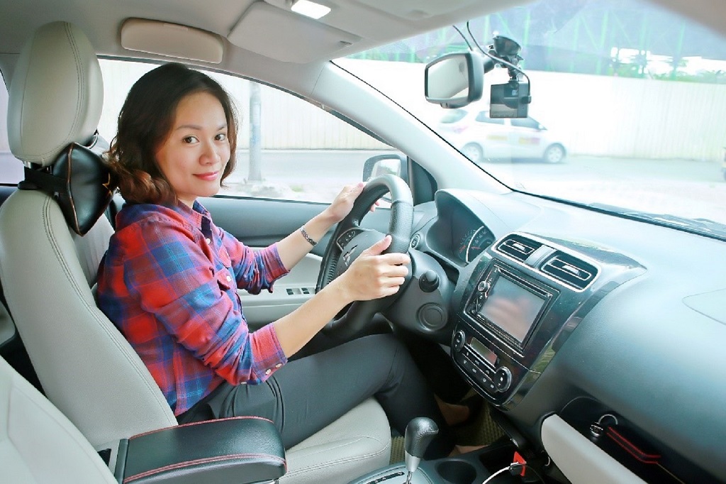 ăn mặc thoải mái khi lái xe
