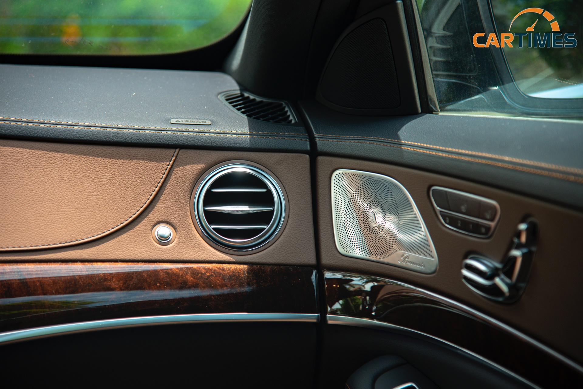 Các chi tiết trên xe Mercedes-Benz S450L 2018 còn rất mới