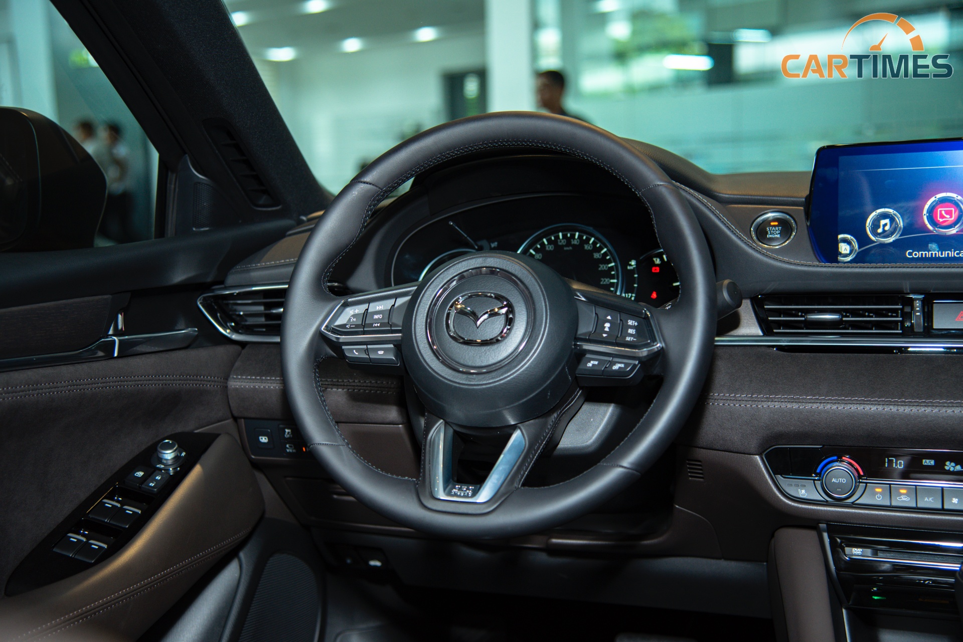 Vô lăng xe Mazda6 2020