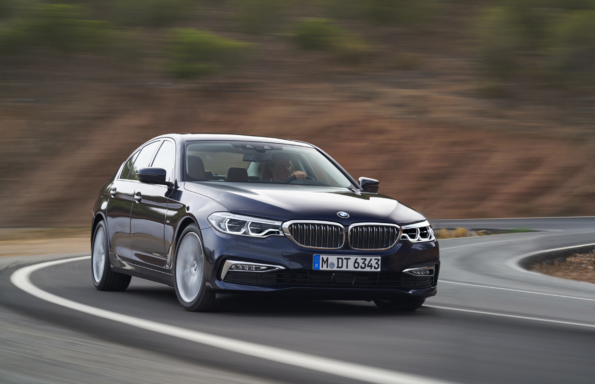 BMW Series 5 giá chỉ từ 1,999 tỷ đồng
