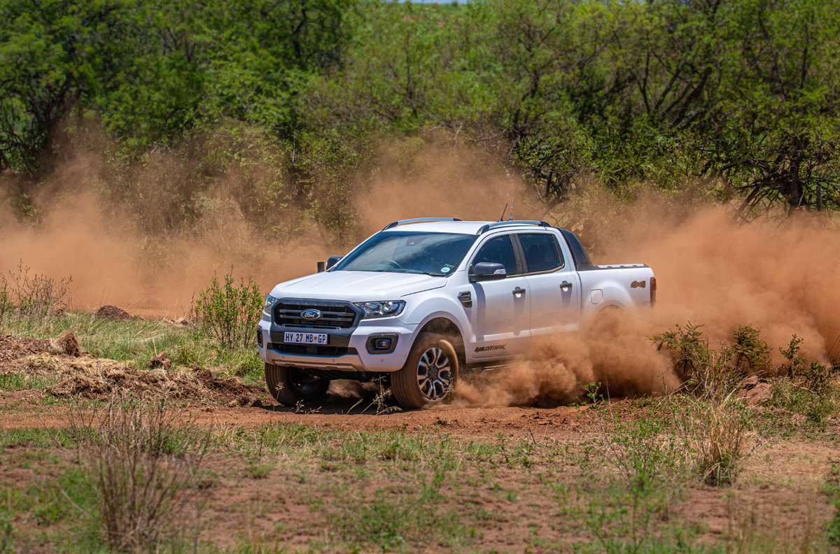 Ford Ranger là chiếc bán tải mạnh mẽ, thùng xe có sức chứa lên tới 1,2 tấn với sức kéo tối đa đạt 3,5 tấn