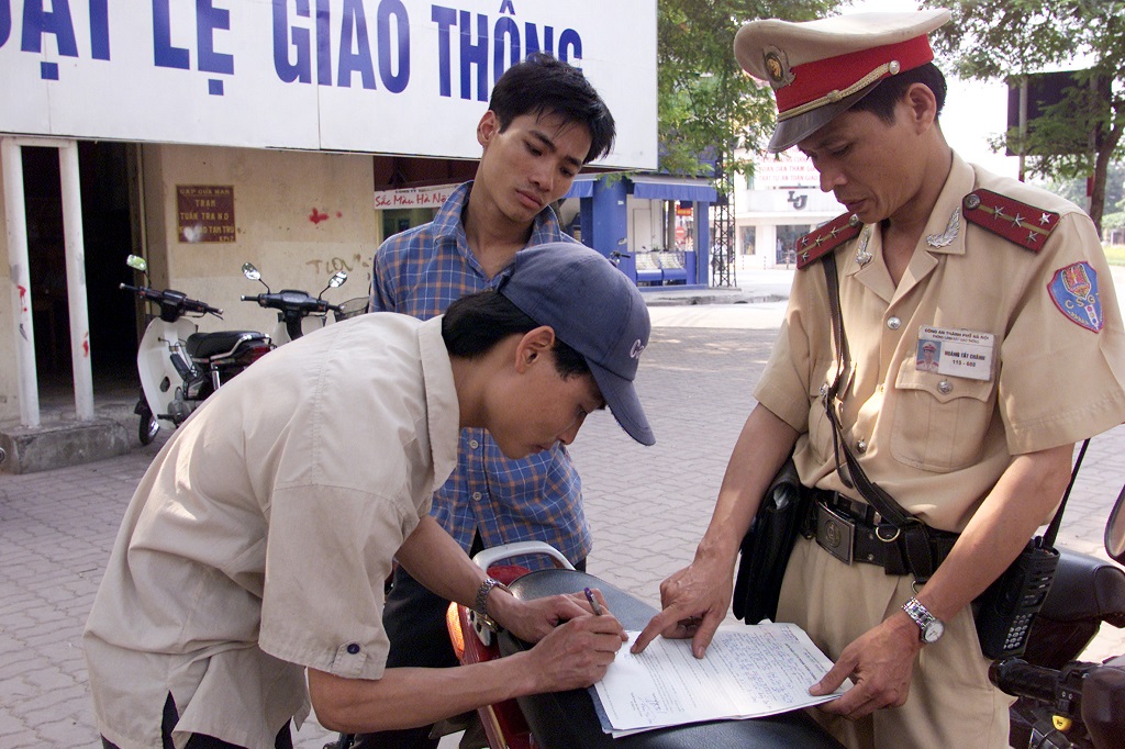 tạm giữ xe